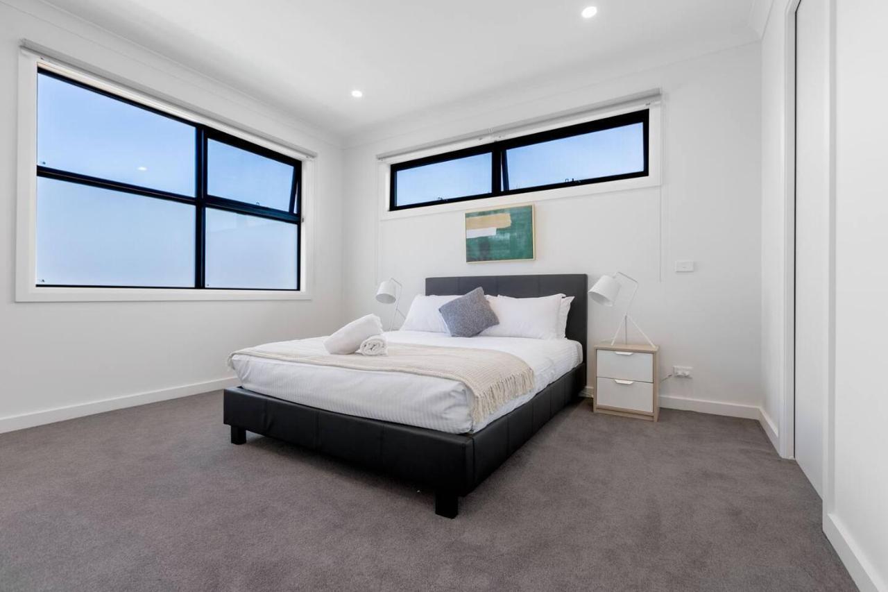 Wow Factor!luxe 4br Townhouse@glen Waverley Melbourne