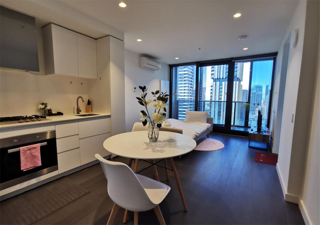 Union Tower S Collection * Melbourne