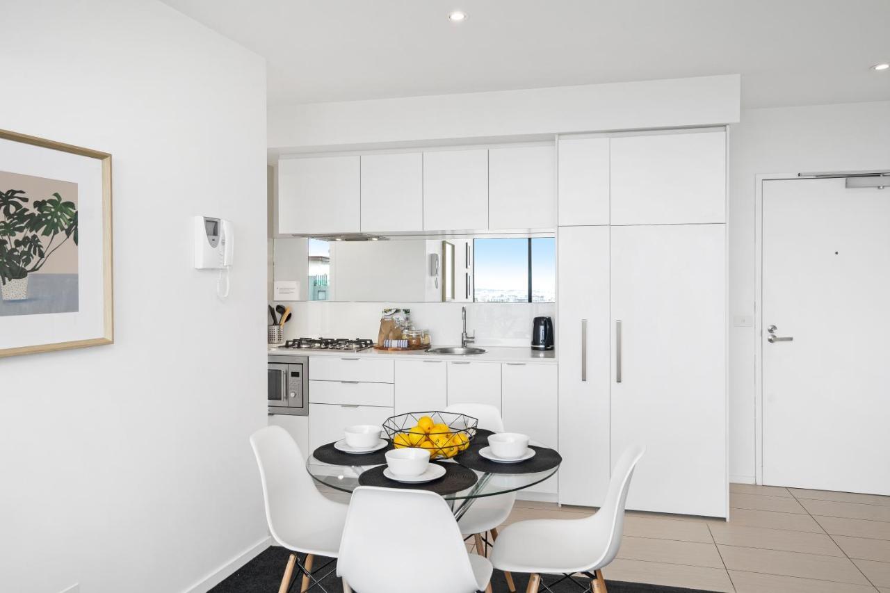 Complete Host Tiara Apartment Melbourne