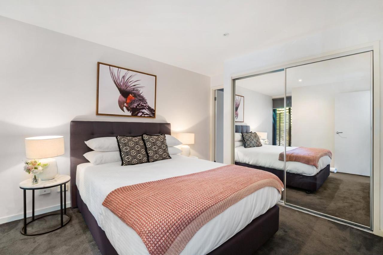 Chic 2-bed Oasis In South Melbourne's Heart
