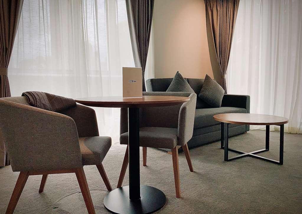 Hotel Clarion South