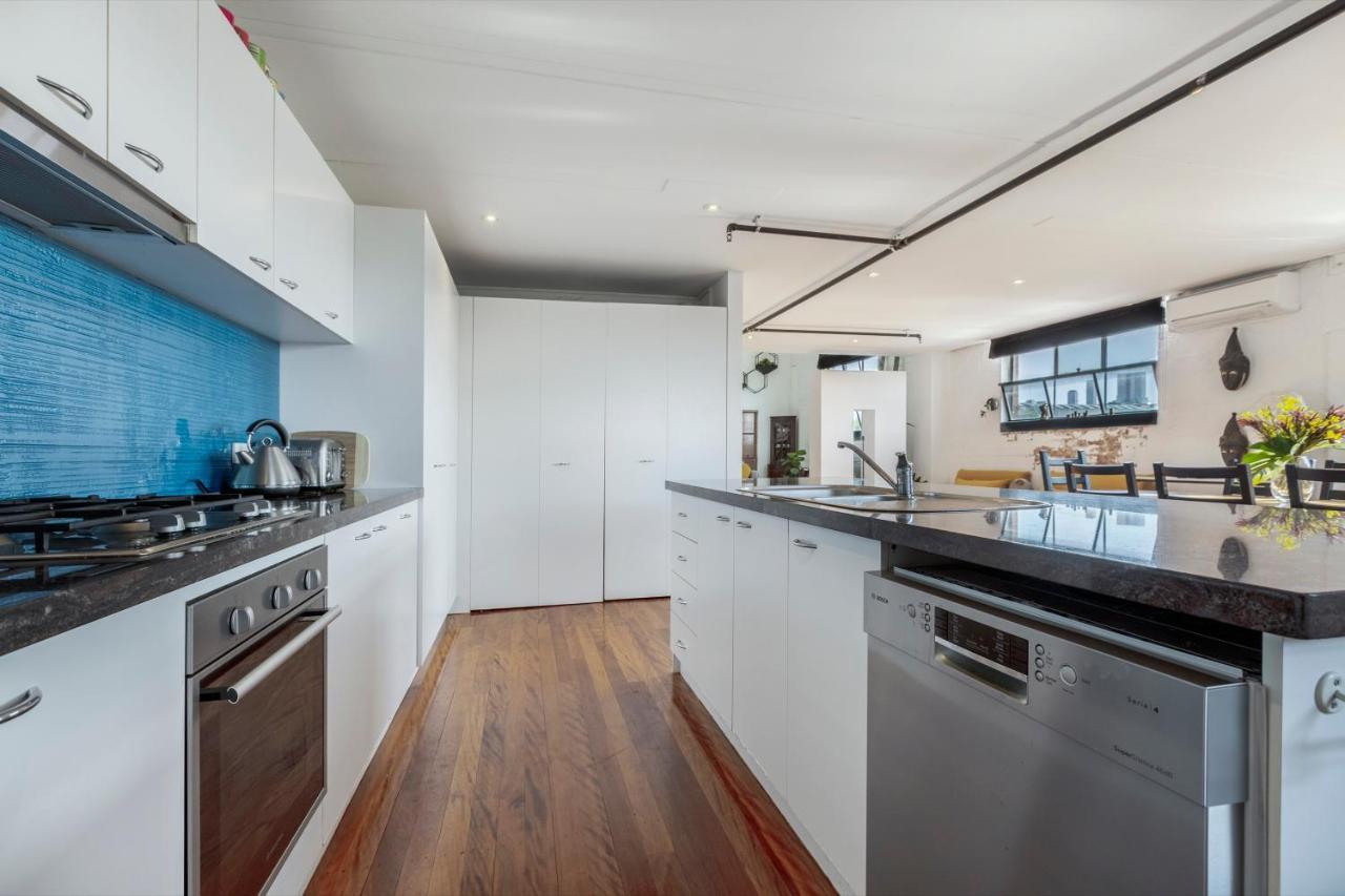 Staycentral - Fitzroy Converted Warehouse Penthouse