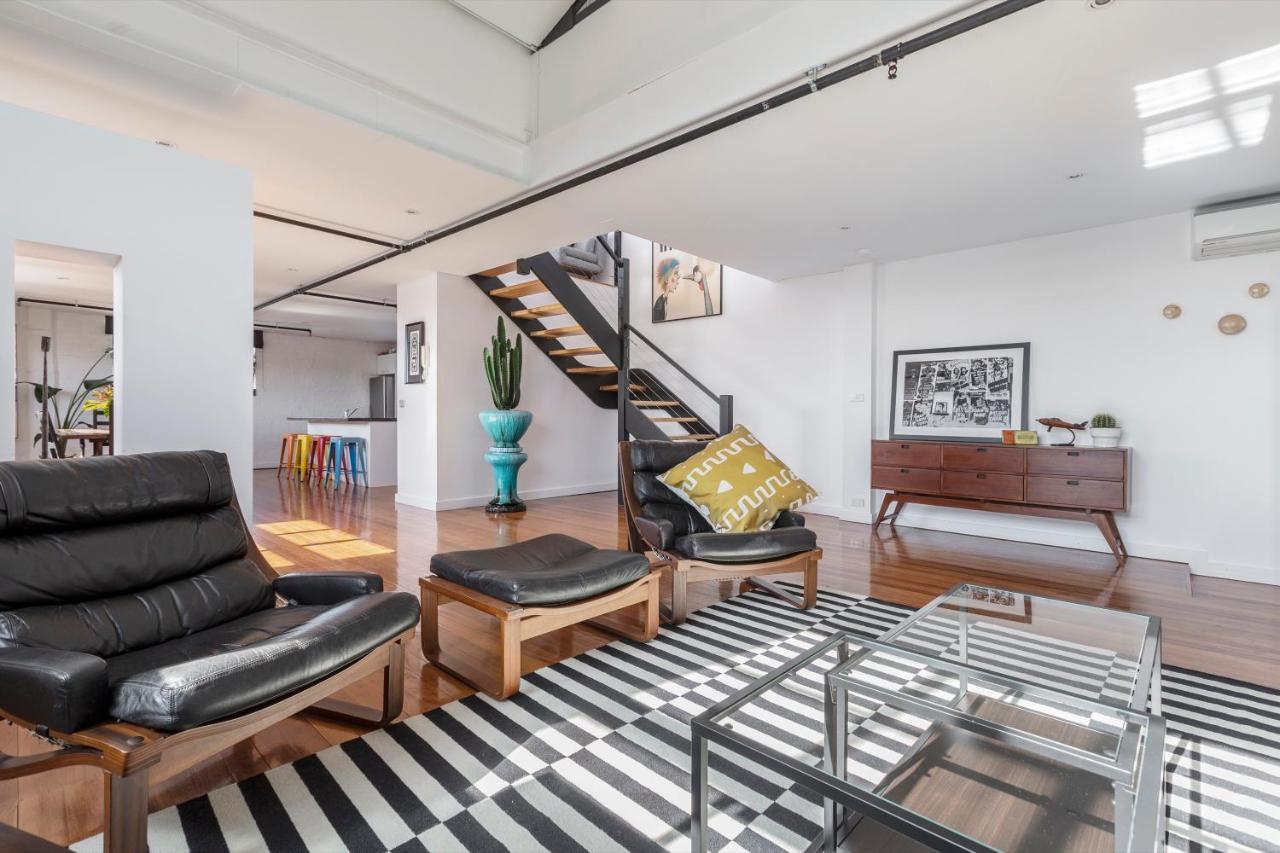 Staycentral - Fitzroy Converted Warehouse Penthouse Apartment