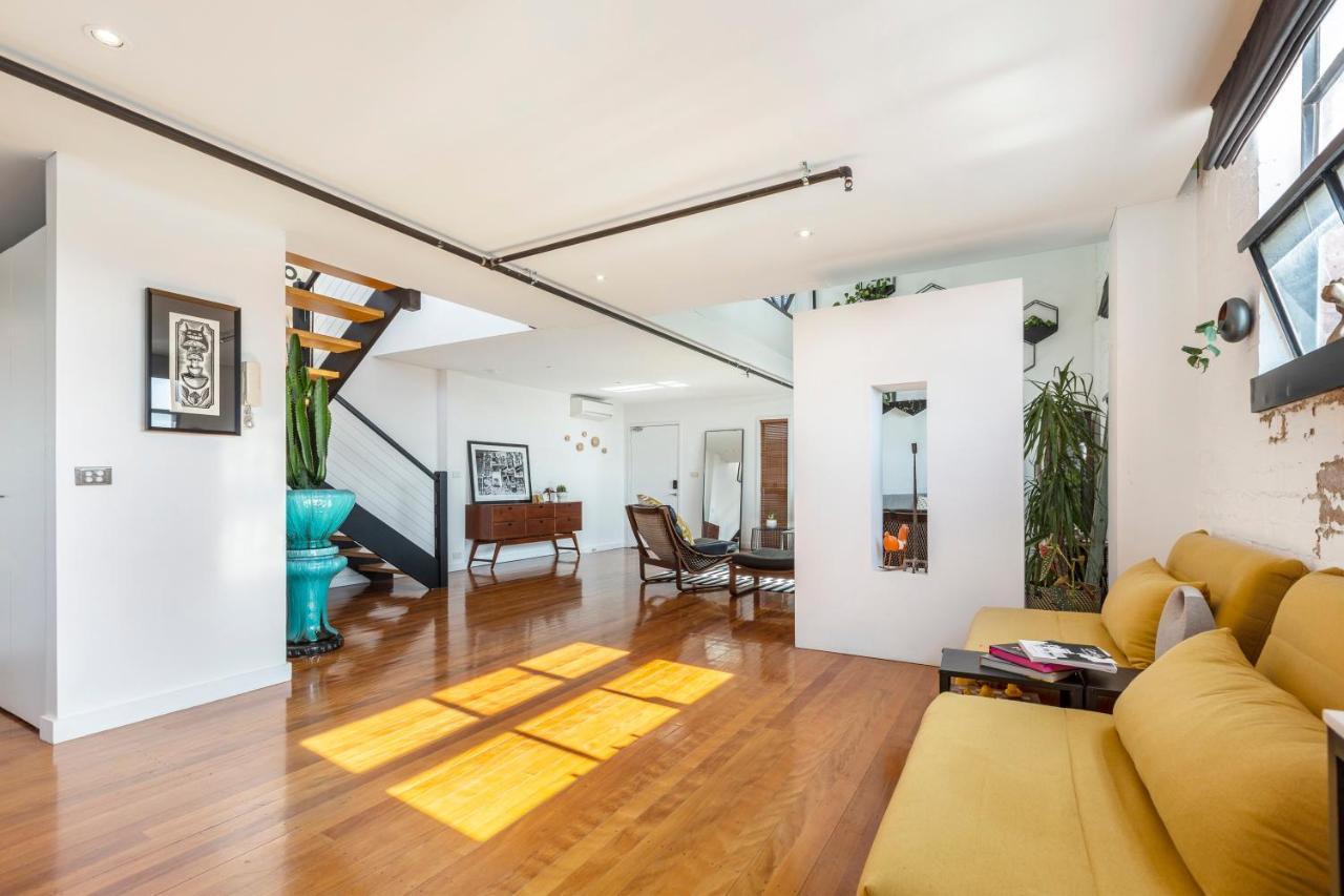 Staycentral - Fitzroy Converted Warehouse Penthouse Apartment *