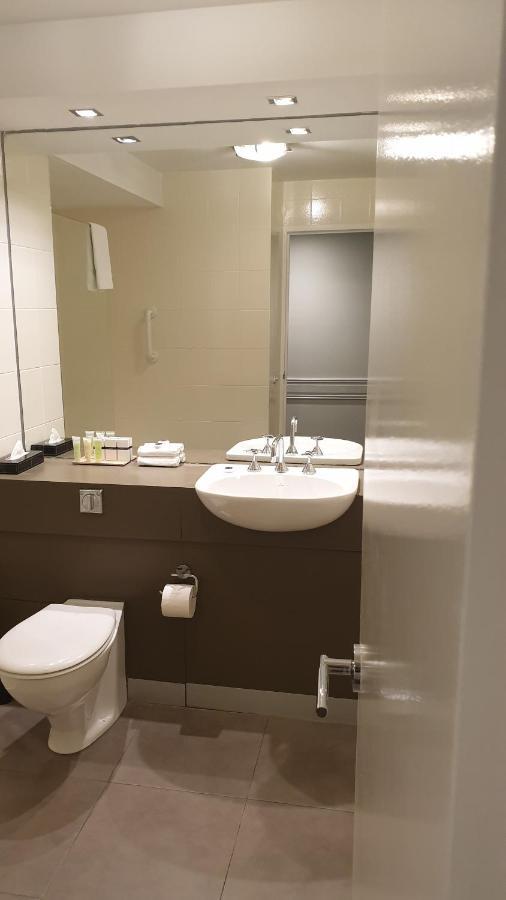 Kew Official Hotel 3*