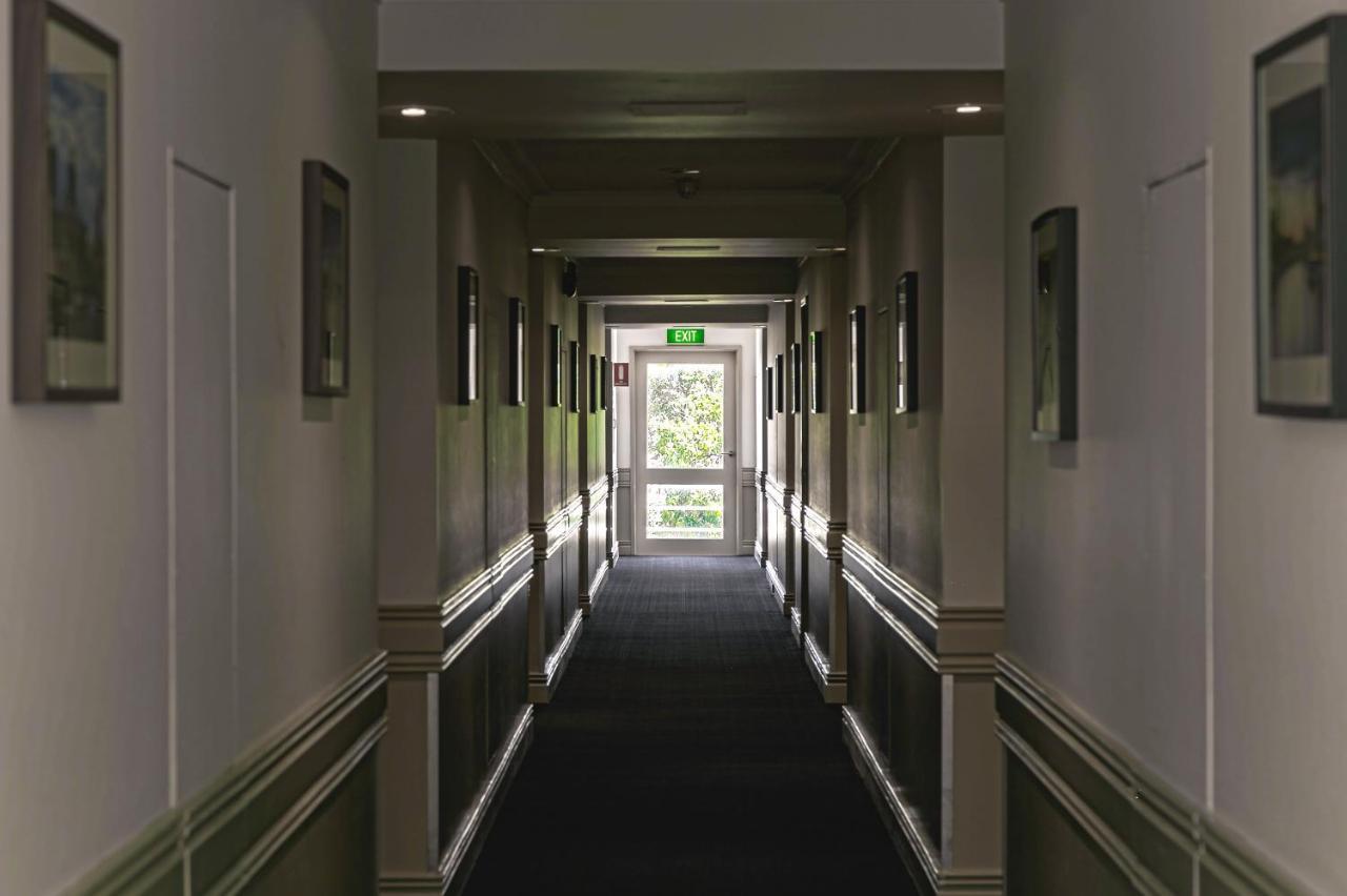 Kew Official Hotel 3*