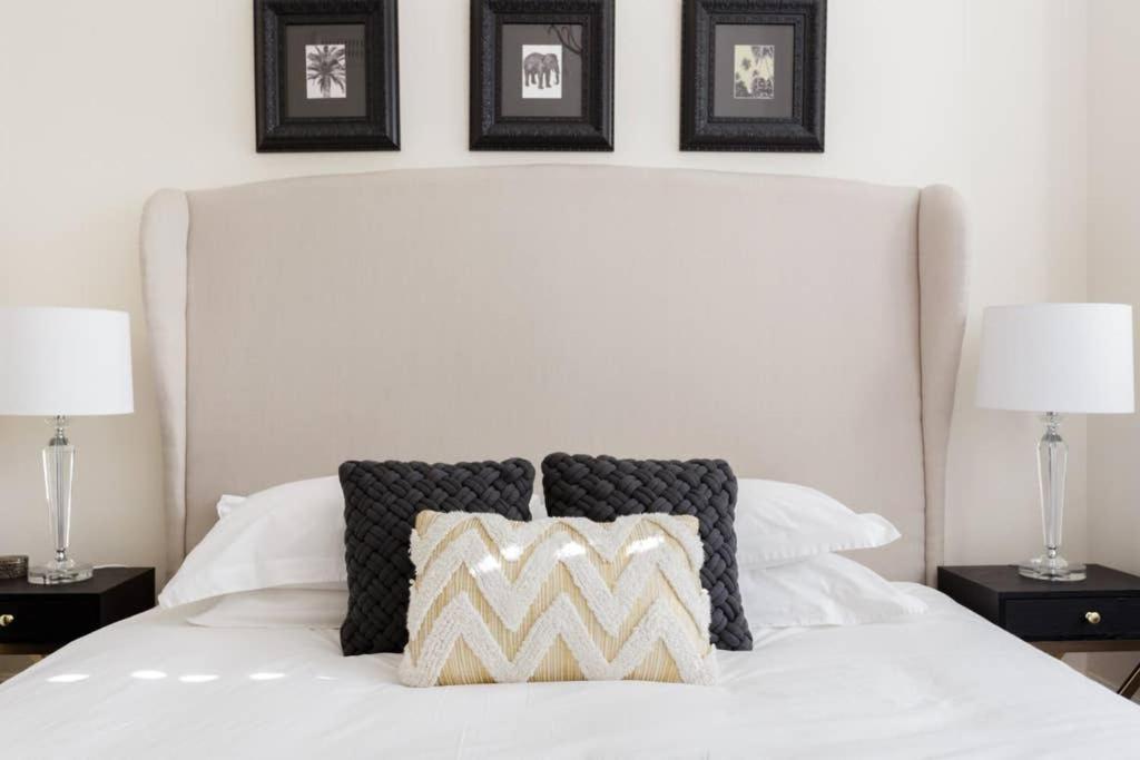 94 Highett - 5 Bedroom, 3 Car Parks - Luxury House Melbourne