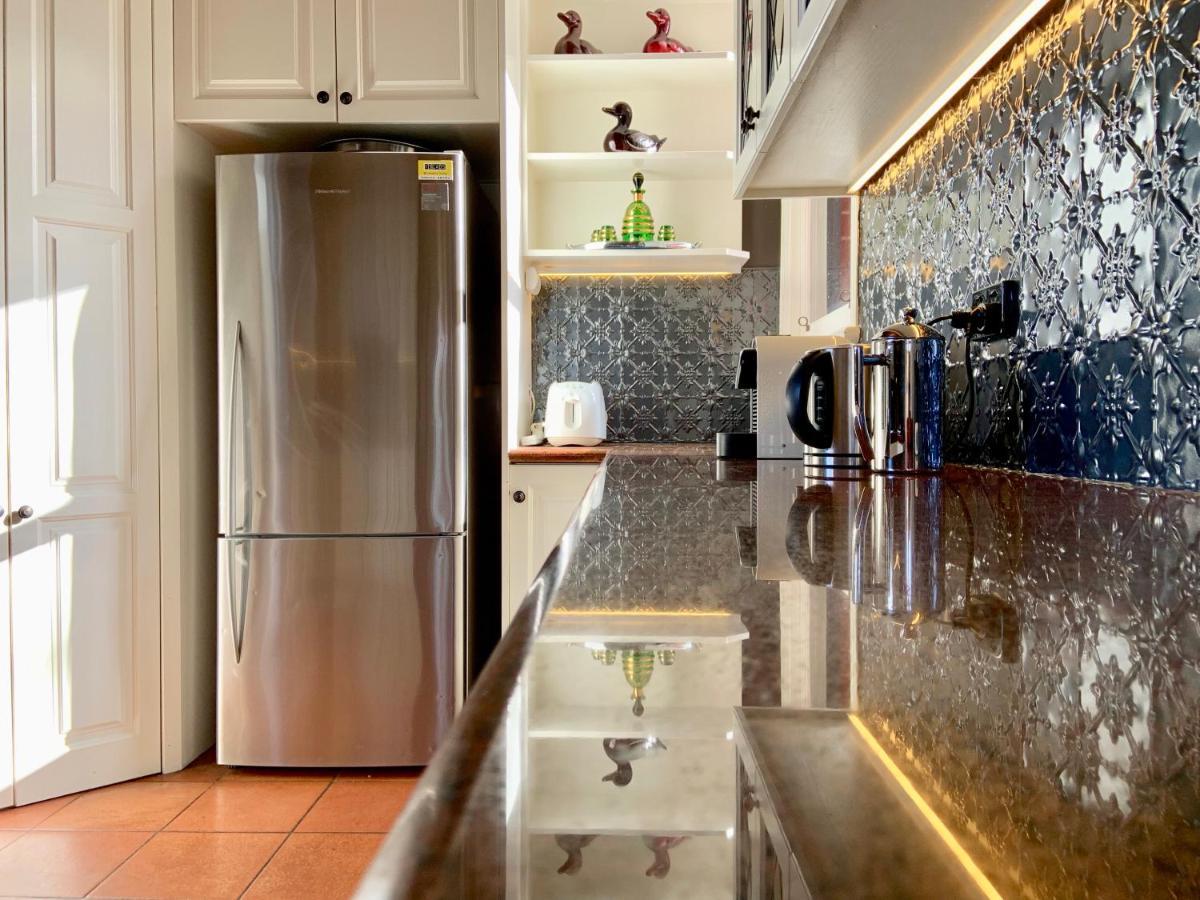 94 Highett - 5 Bedroom, 3 Car Parks - Luxury House Melbourne