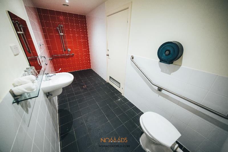 Nomads Backpackers Hostel *