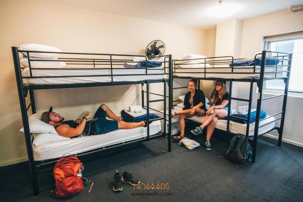 Hostel Nomads Backpackers *
