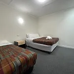 Parkside Inn Motel