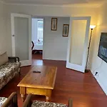 3 Bedroom Family House Close To Melbourne Airport