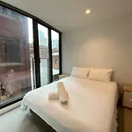 Mono Apartments On La Trobe Street