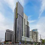 Southbank One Bedroom Apartment Near Crown Casino & Convention Centre