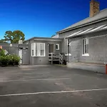 Newport Lodge