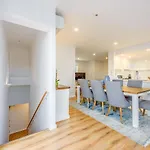 Exclusive Stays - Boulevard Penthouse