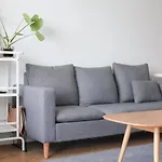 Spacious Lv66 Paramount Skyview Swanston Central Cbd