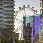 Lovely Waterfront Condo With Swimming Pool And Gym In The Heart Of Docklands
