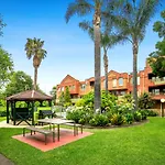 Comfort Apartments Royal Gardens