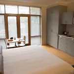 Easystay Studio Apartments
