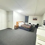Parkside Inn Motel