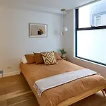 Beautiful 2 Bedroom Apartment With Private Rooftop