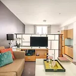 Roma Studio Apartment In Collins Street