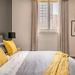 Roma Studio Apartment In Collins Street