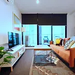 Lovely One Bedrooms Apartment In A Great Location