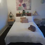 Beachside Harbour Apartment