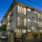 Prahran Chic & Cozy Retreat