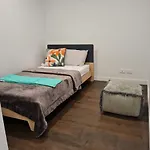 Two Bedroom Apartment In North Melbourne