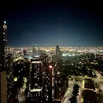 Stunning 2-Bed Apartment With Panoramic Cbd Views