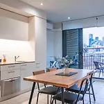 Stone\'S Throw To Mcg 1Br1Ba With Free Car Park
