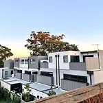 Readyset Apartment At Charman