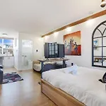 Sweet 1Br Studio In St Kilda