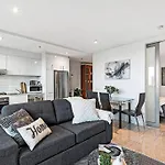 One Bedroom Apartment I Free Parking I Fabulous View