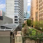 New York Lofted Cbd Retreat With Pool And Parking