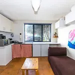 The Reid - Simple Artsy Studio By Rose St Markets