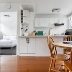 Bright And Modern Space With A Balcony And Parking