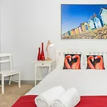 Backpackers\' Delight With Sprawling City Views