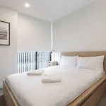 Southside Contemporary - Balcony Stay With City Views