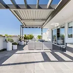 The Soleil - Stylish Penthouse With Private Terrace
