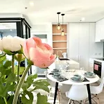 Melbourne Magic On Spencer: Stylish City Living