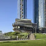Luxury 3 Bed 2 Bath + Car Park At Melbourne Square