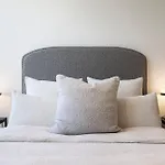 Luxuria Apartments - Collins House