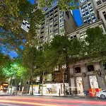 A Stylish & Central 2Br Apt Near Flinders Station