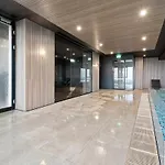 Elegant 2-Bed With Extensive Amenities And Views