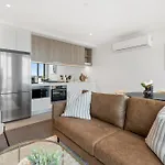 Spectacular 2-Bed With Amenities & Sky-High Views