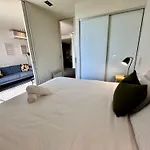 East Melb 2Bed Parking Pet Friendly